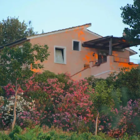 Дом отдыха Boutique Farmhouse In With Swimming Pool Фермо